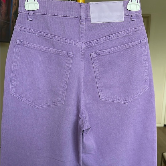 Vibrant Purple High-Waisted Jeans - Picture 2 of 5